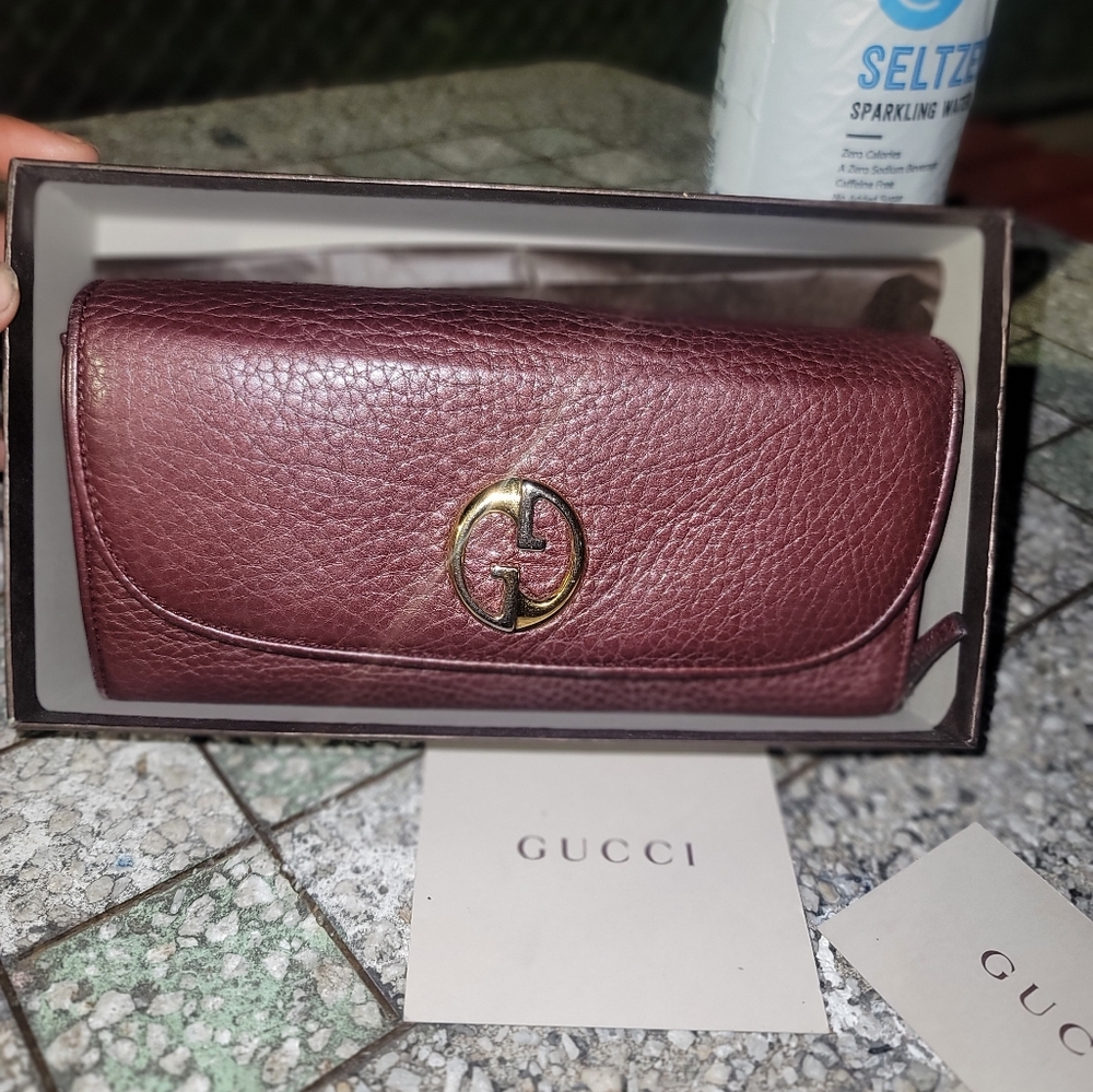 Gucci GG Interlocking 1973 Leather Purple Chain Wallet Authentic Brand New